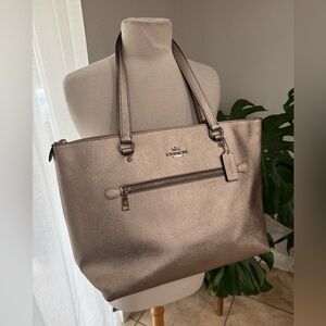 Coach Metallic Leather Zip Top Tote – Style F87884 – Champagne Gold